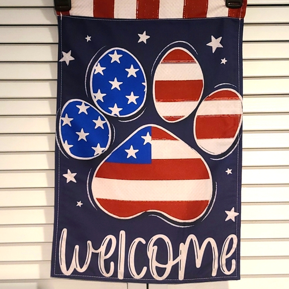 Dog PAW Print USA Colors RWB -NWT Welcome FLAG sign for yard, garden 2 s…